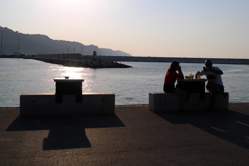 365 FOTORACCONTI: 127-INDIFFERENZA